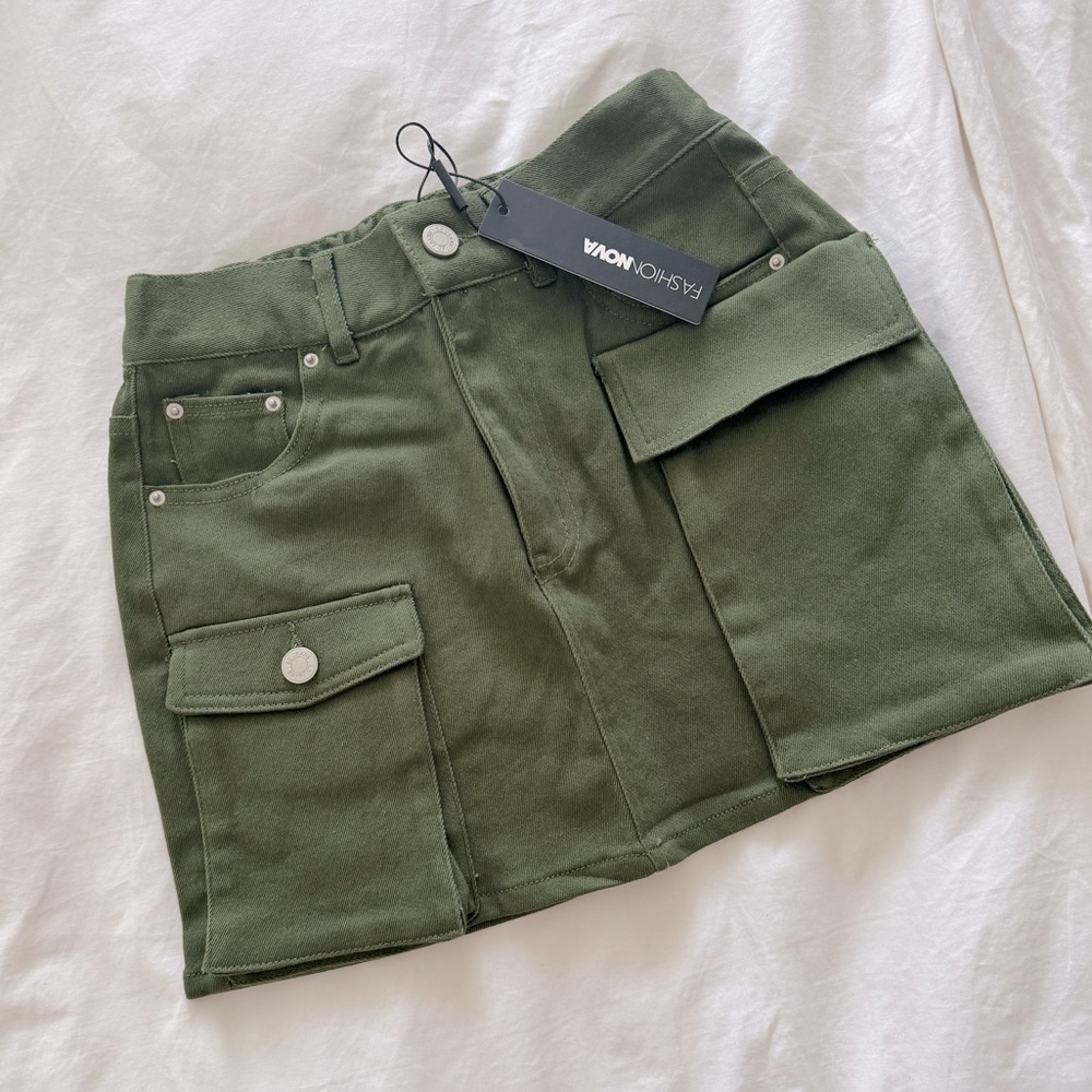 Fashion Nova Women's Olive Green Cargo Mini Skirt